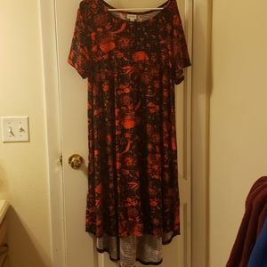 XL Carly floral black and red pattern with pocket